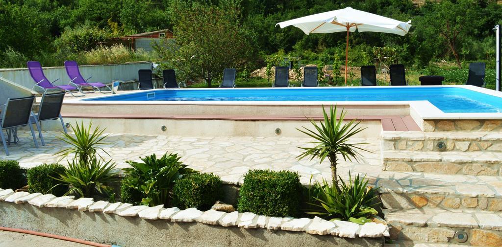 אומיס Villa Bubalo מראה חיצוני תמונה
