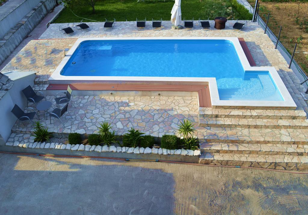 אומיס Villa Bubalo מראה חיצוני תמונה